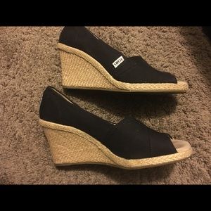 Toms wedges